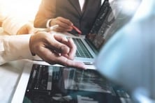 digitale Verwaltung durch Manager am PC